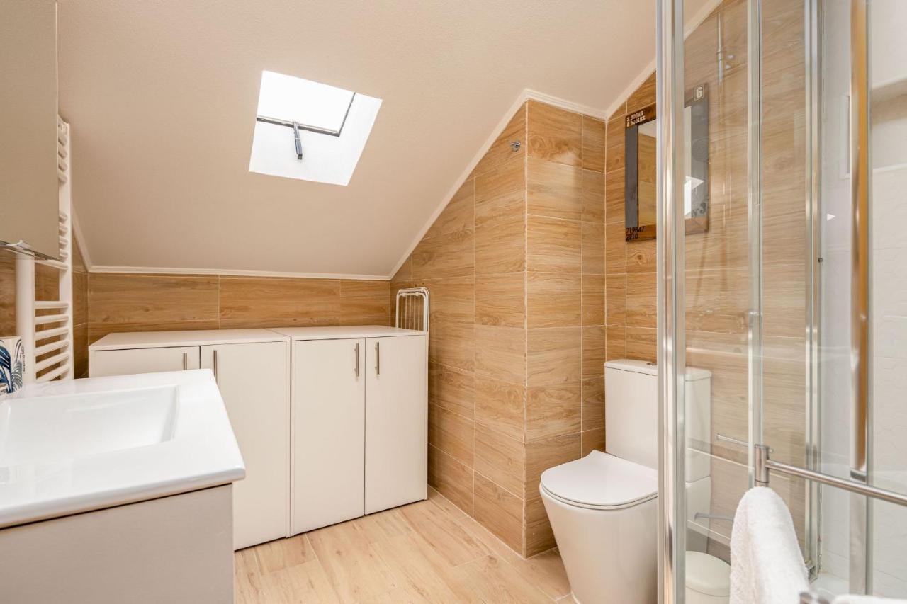 Lapa 3Bdr Duplex W/ Balcony By Lovelystay Lisboa Exteriör bild